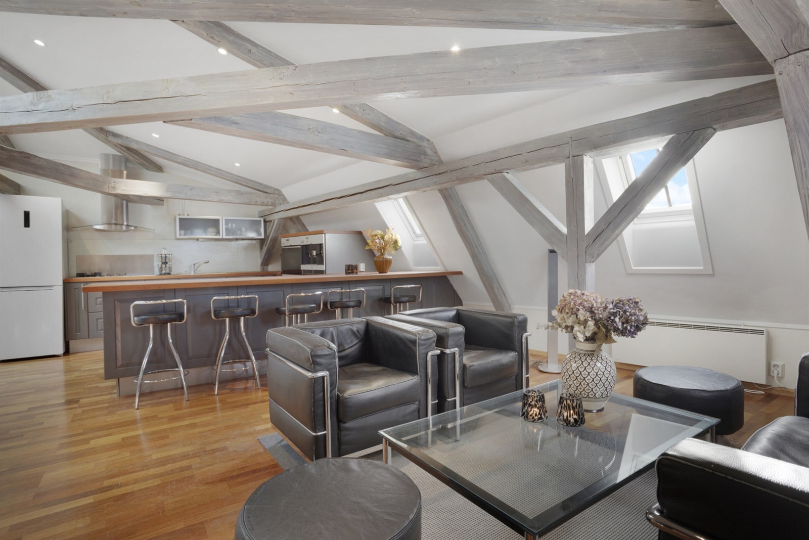 Velkommen til Innherredsveien 2A - Ettertraktet 3-roms selveierleilighet beliggende på toppen av Abrahamsengården ved Bakkebro. Galleribilde