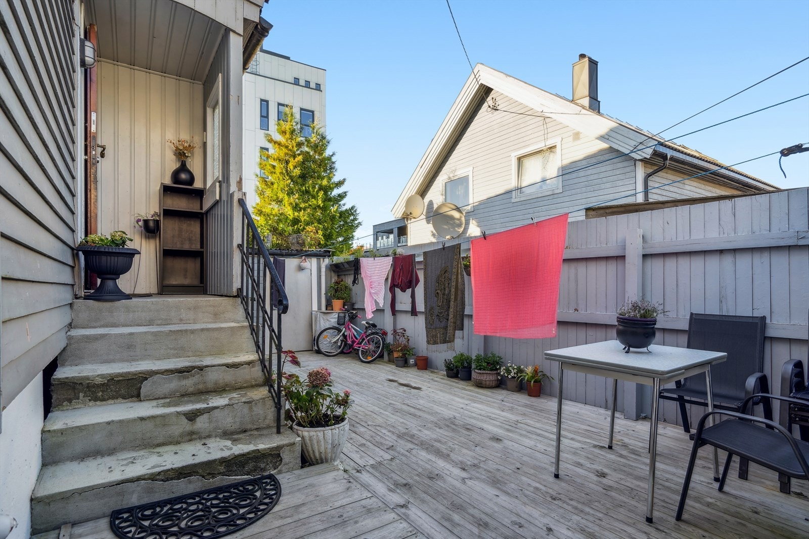 Bakgård Galleribilde