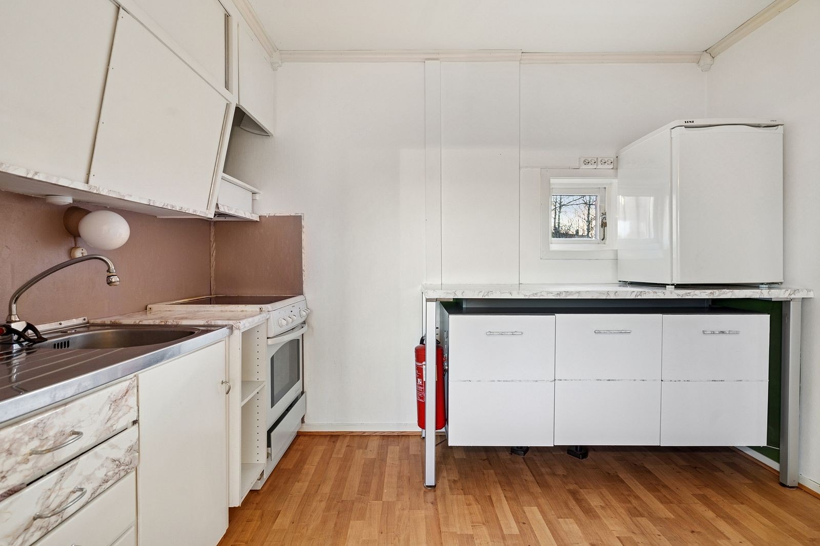 Her er det god plass for å etablert en romslig kjøkkeninnredning - Perfekt for deg som liker å tilbringe tid på kjøkkenet Galleribilde