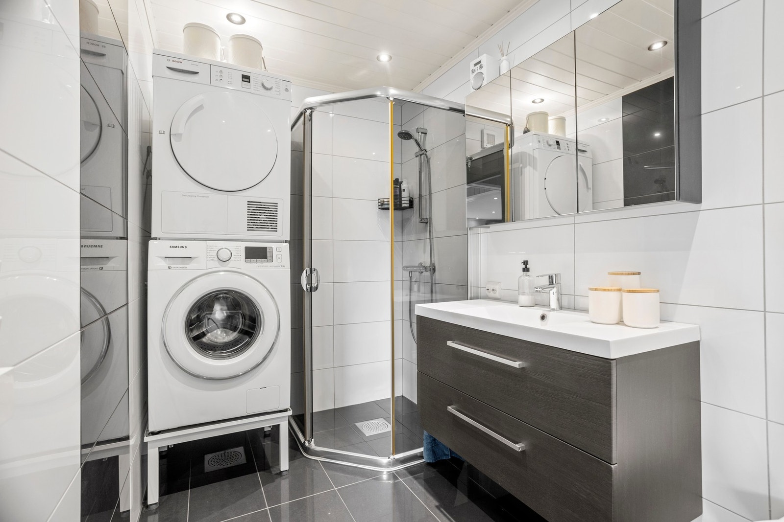 Bad - 5 kvm. Pent bad som er oppusset i 2017. Galleribilde