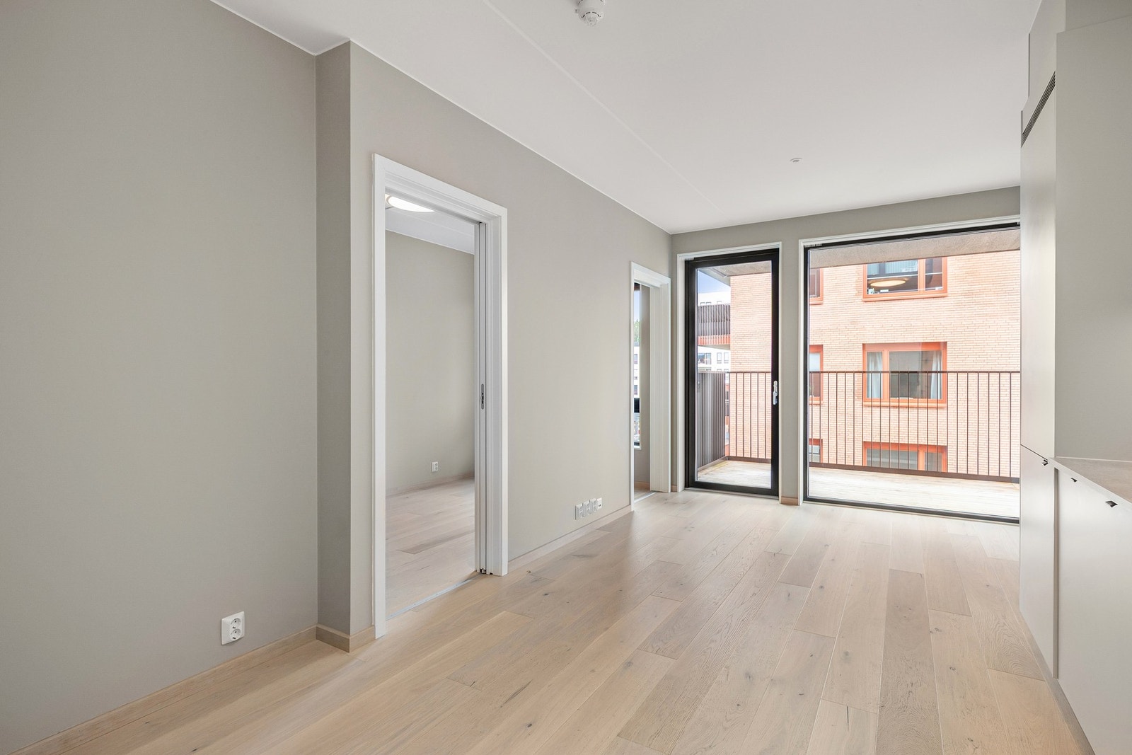 På gulv er det en lekker 1-stavs eikeparkett. Galleribilde