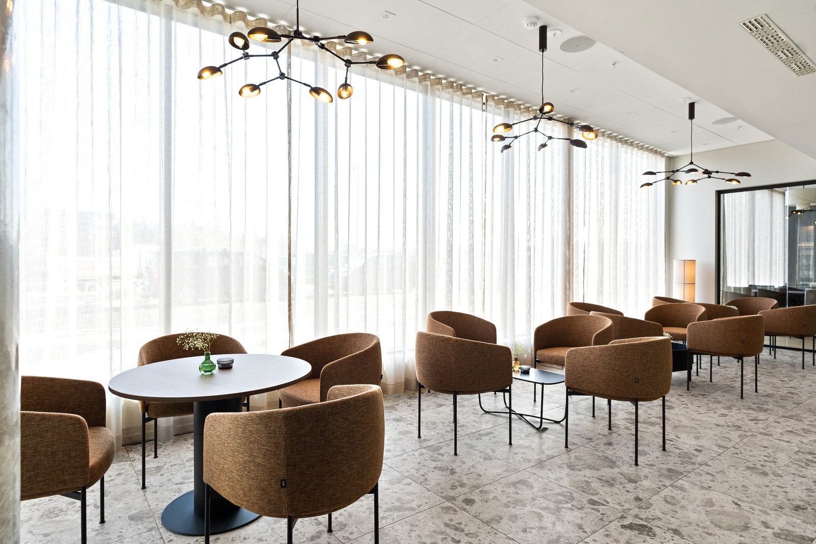 Service Pluss-konseptet gir deg tilgang til en rekke attraktive fasiliteter som blant annet felles lounge for avslapning eller sosialt samvær. Galleribilde