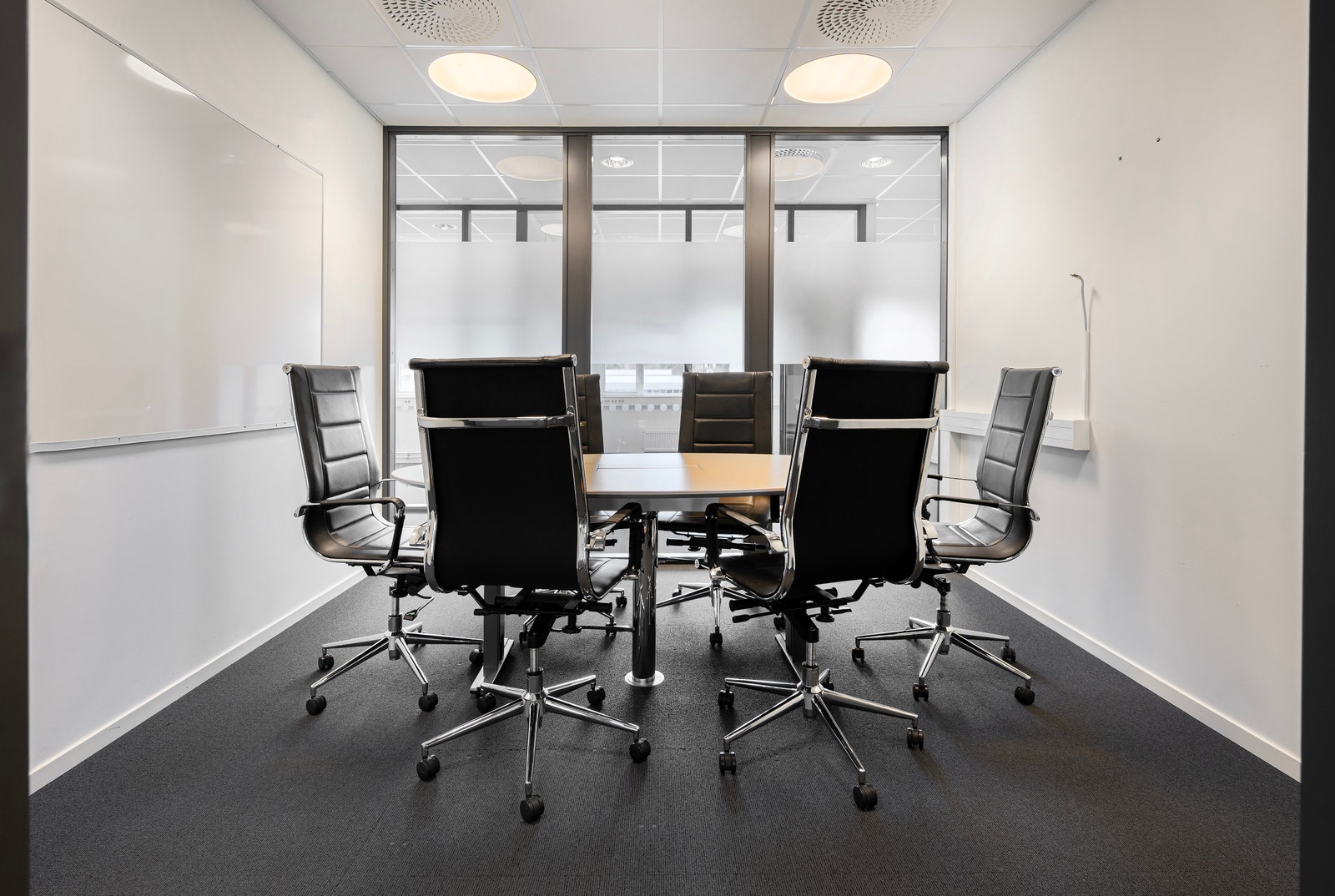 Møterom i kontoretasjen Galleribilde