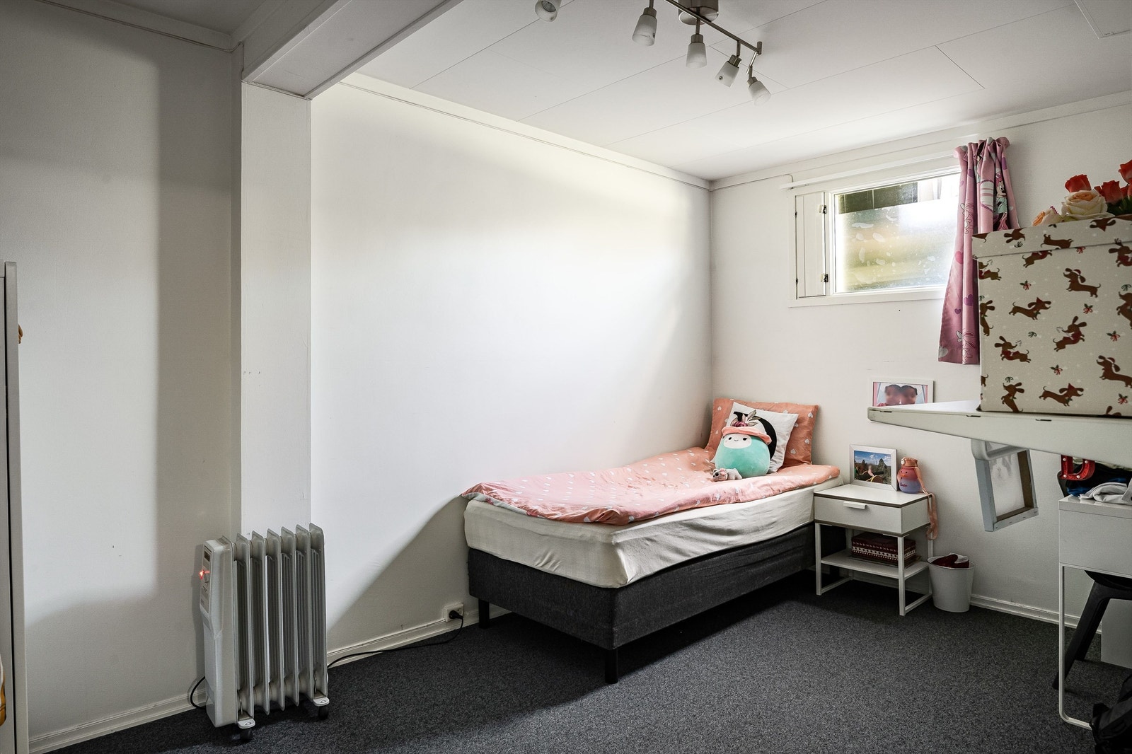 Her er det god plass til oppbevaring og ulike aktiviteter. Galleribilde