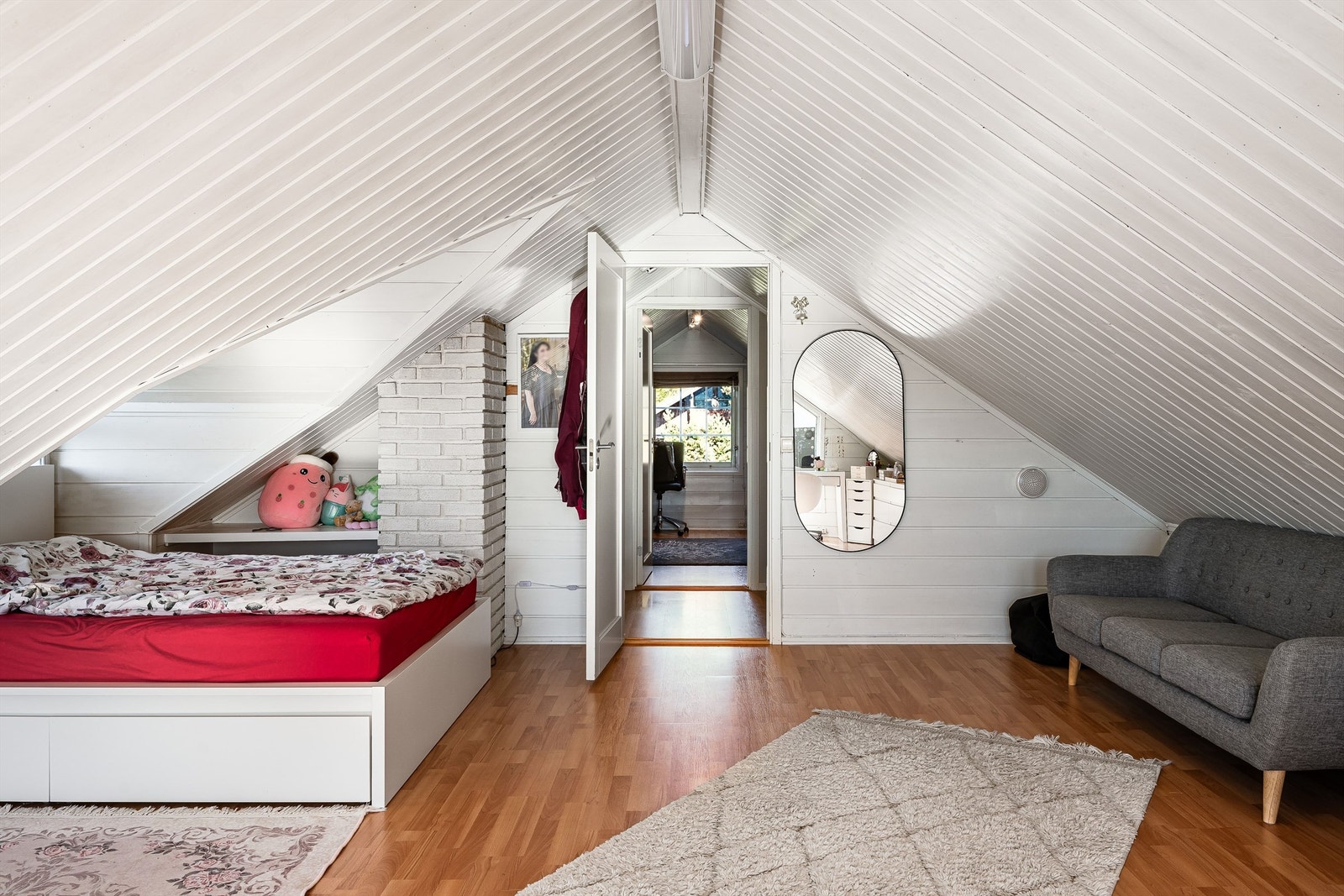 Her er det god plass til både sove- og oppholdsdel. Galleribilde