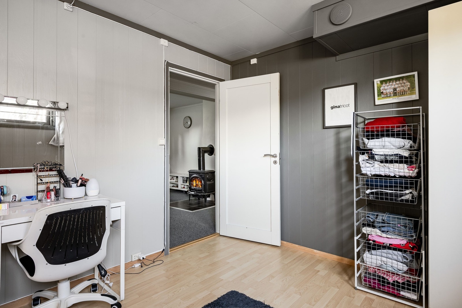 Kjelleren har flere disponible rom som i dag benyttes som soverom. Galleribilde