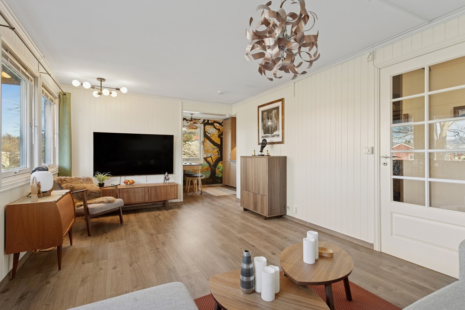 Stue med utgang mot entré Galleribilde