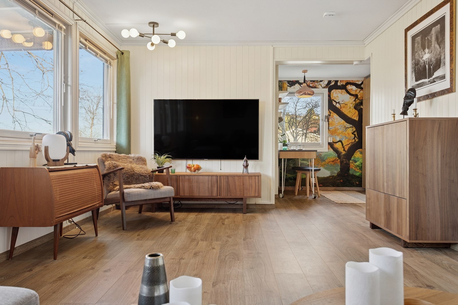 Inngang fra stue mot kjøkken Galleribilde