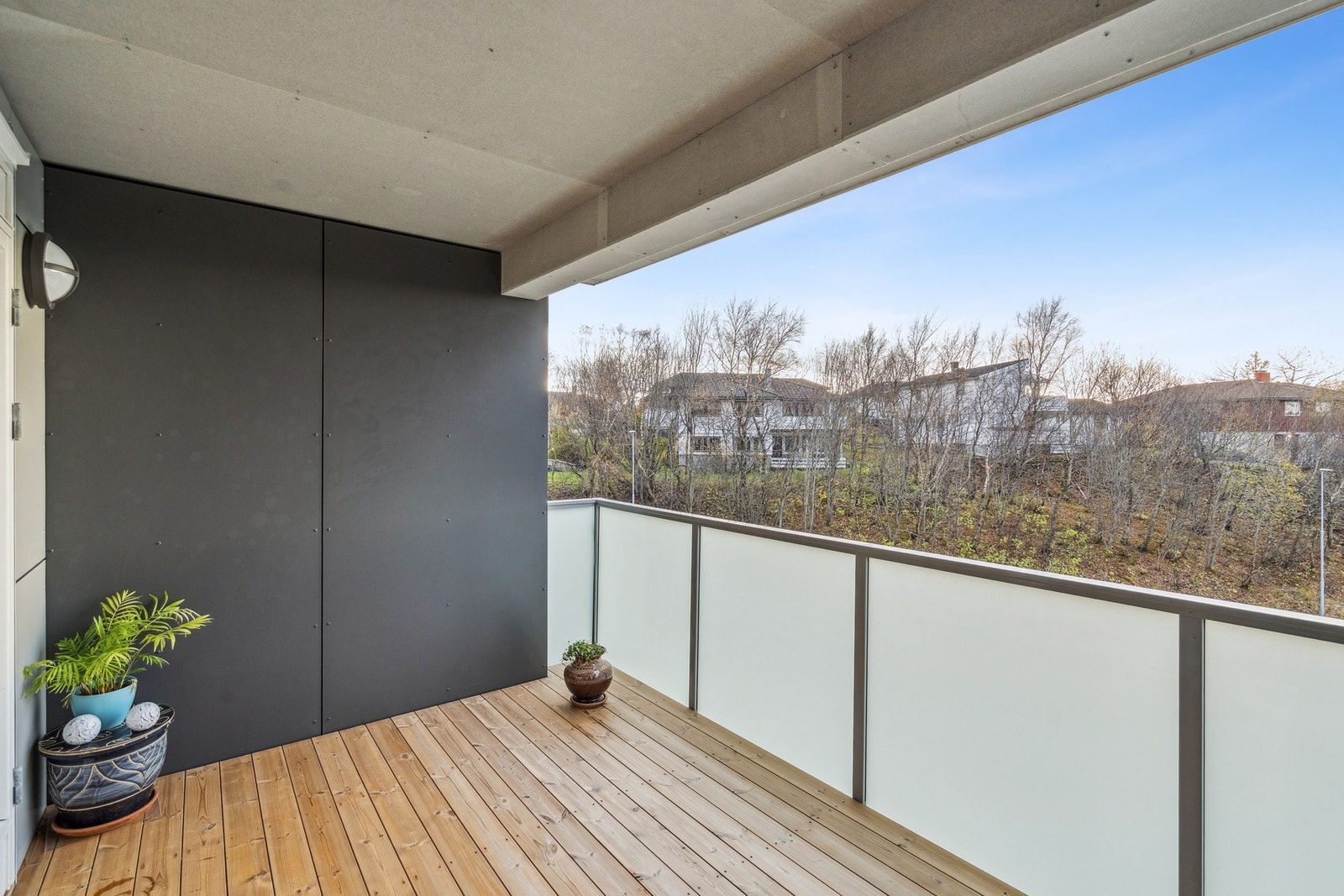 Den er nettopp gjennomført en fasadeendring og bytting av balkonger som gir borettslaget et solid løft Galleribilde