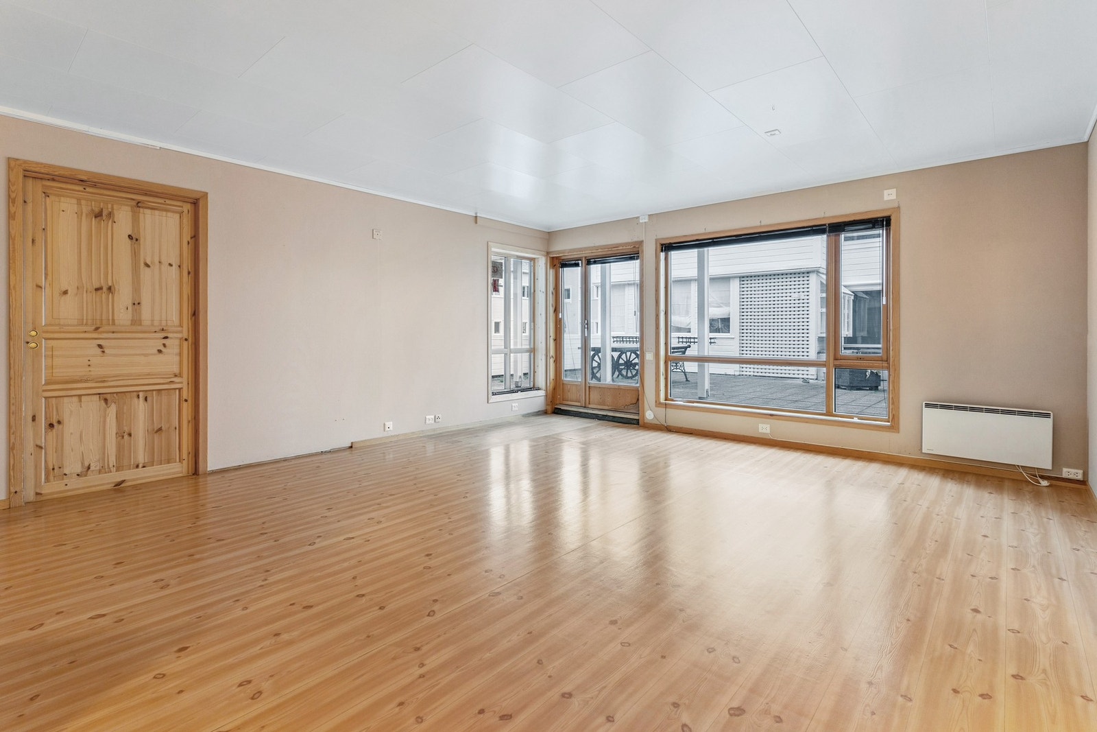 EiendomsMegler 1 v/ Gabrielle Moen Remøy har gleden av å presentere Holmsildgata 16! (Foto EFKT v/ Svein Olav Humberset). Galleribilde