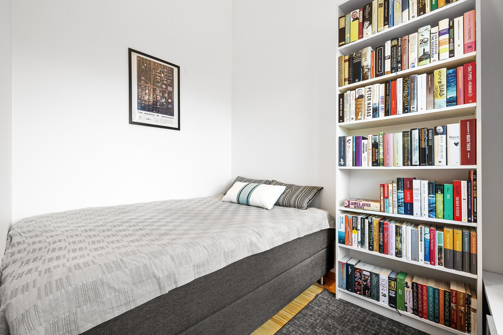 Leiligheten har svært gode oppbevaringsmuligheter, med en innvendig bod på 4,7 kvm og en ekstern bod på 5 kvm. Galleribilde