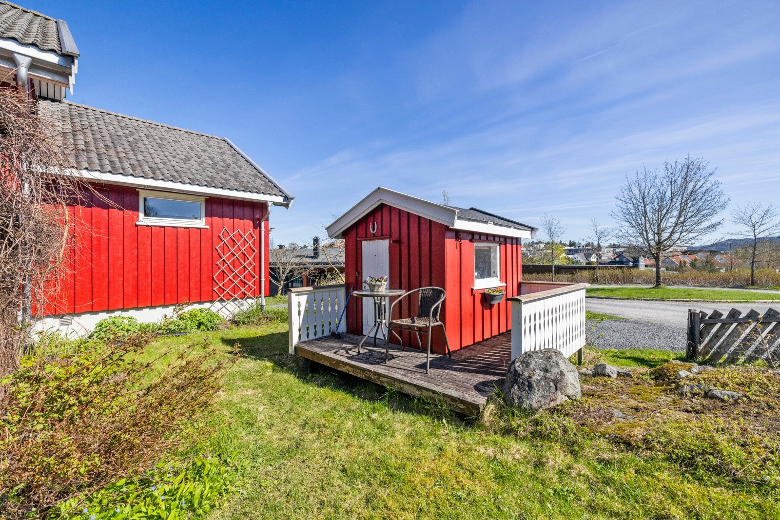 Det følger med en dukkestue til boligen. Galleribilde