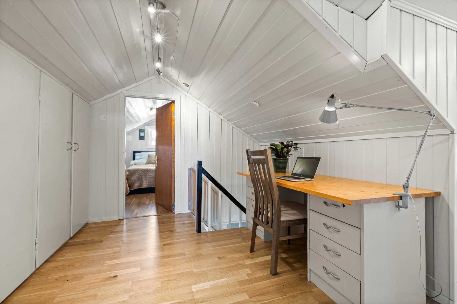 Trapperommet i 2. etasje kan benyttes som et kontor. Galleribilde