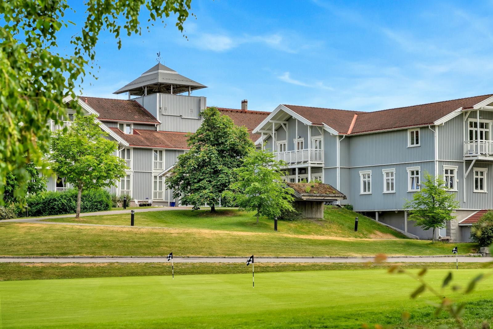 Ved Losby Gods er det også golfbane. Galleribilde