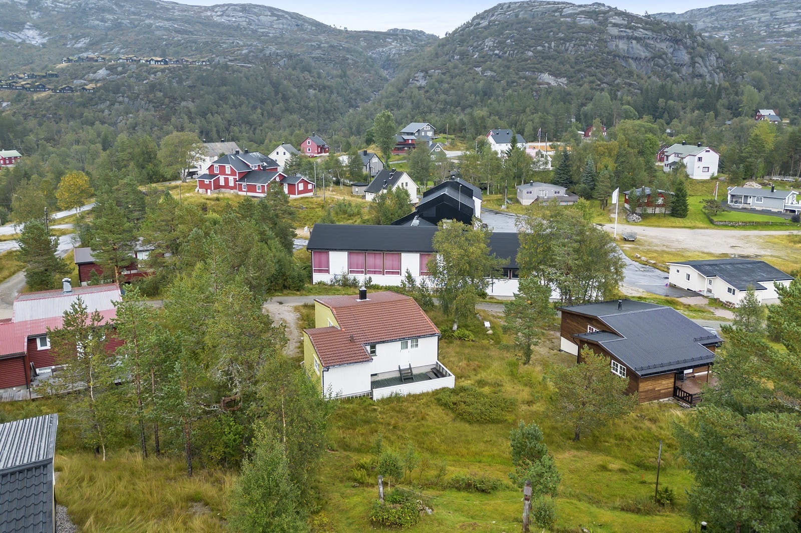 Like ved er Knaben leirskole - gåavstand til Knaben frisbeegolf bane og flotte turløyper samt skiløyper vinterstid Galleribilde