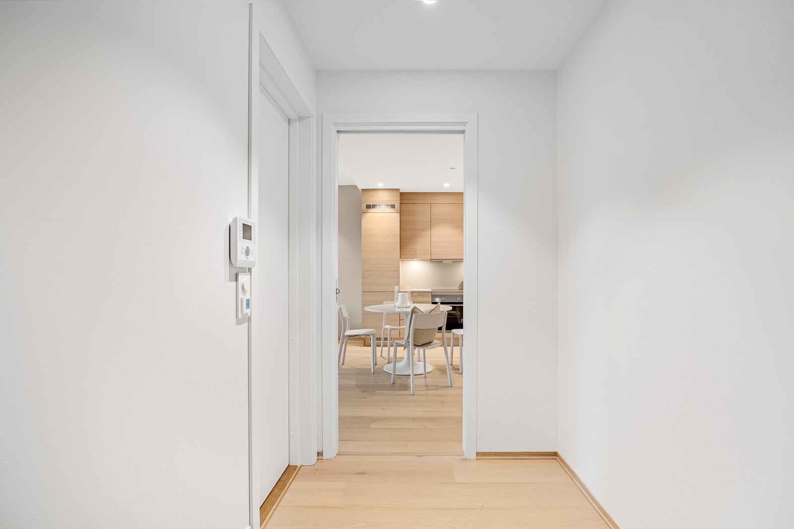 Gang/entré med plass til garderobemuligheter. Galleribilde