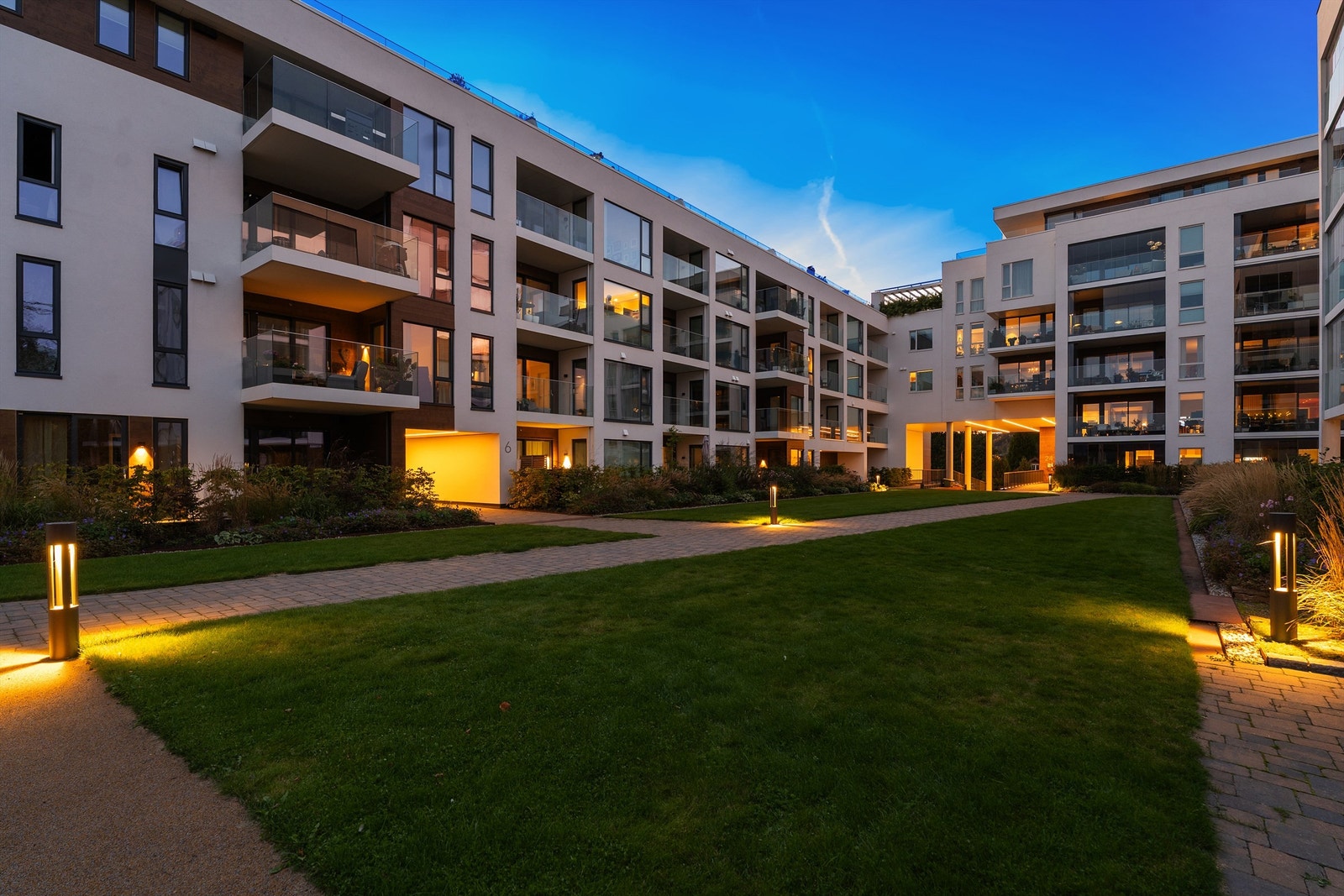 Uteområde er meget pent opparbeidet og velholdt. Galleribilde