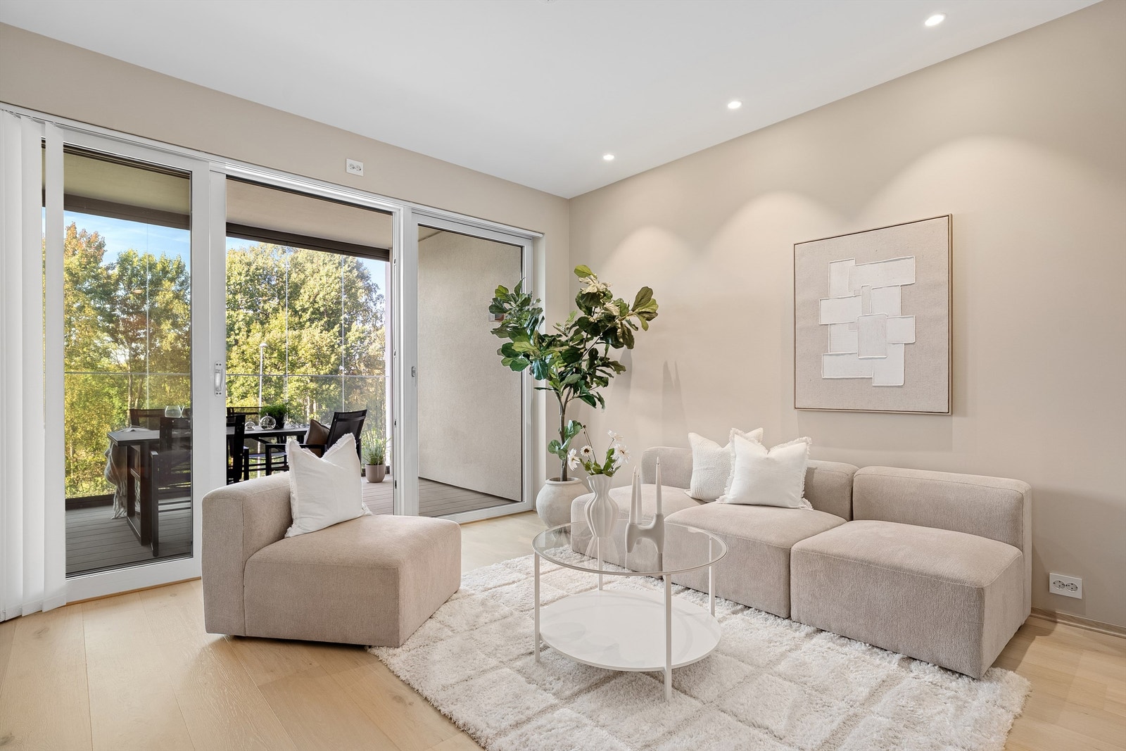 Leiligheten har flotte material- og fargevalg, og det medfølger også lameller. Galleribilde