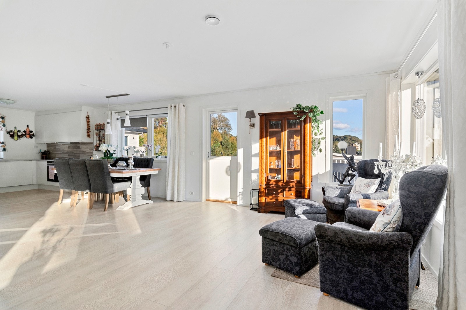 Dette er en flott halvpart av en tomannsbolig, med smarte løsninger og god standard. Galleribilde