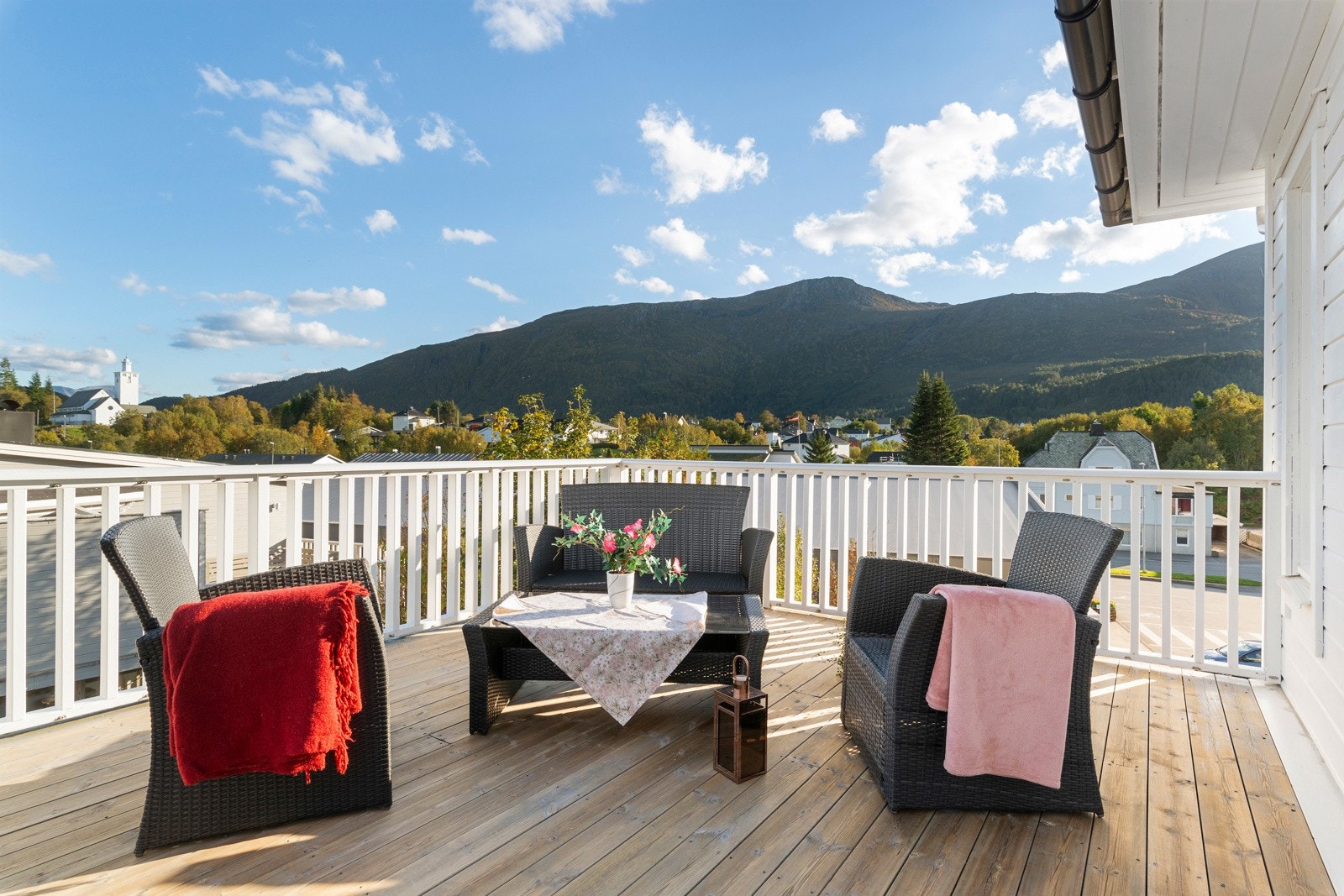 God plass til å innrede både med sittegrupper og grill. Galleribilde