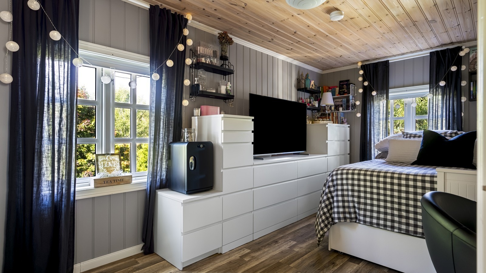 Flere av soverommene har vindusflater på flere vegger Galleribilde