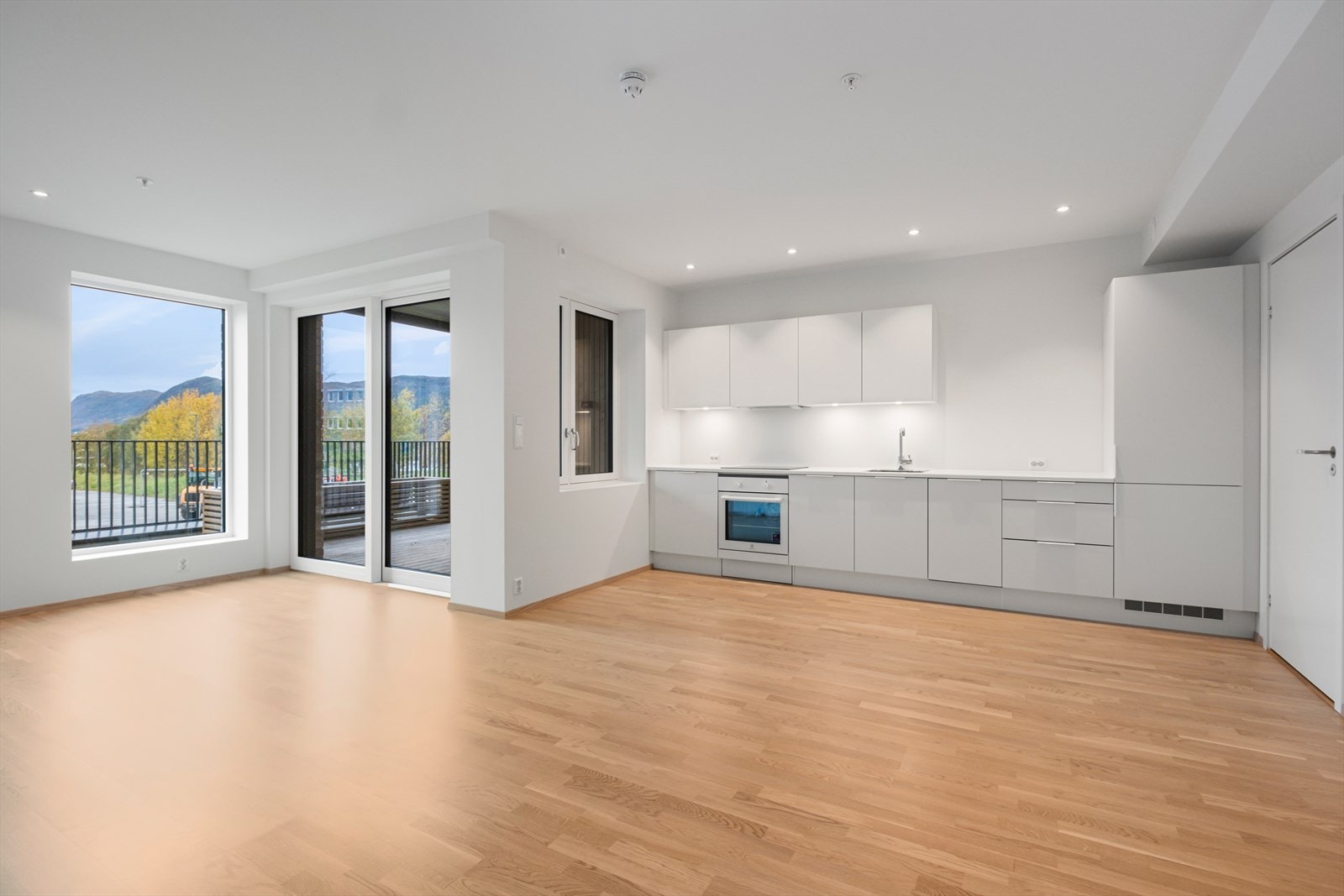 Notar ved Tobias Skodje har gleden av å presentere Vestre Nedregårdsvegen 28. Galleribilde