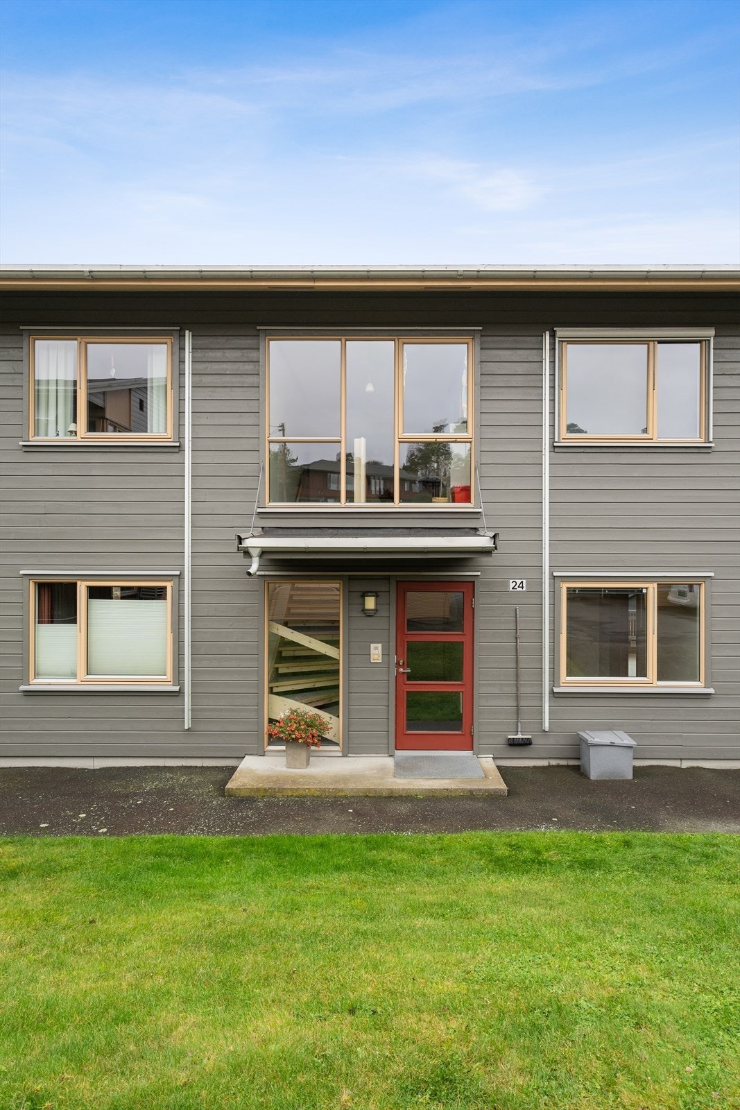 Det er trappefri adkomst til leiligheten. Galleribilde