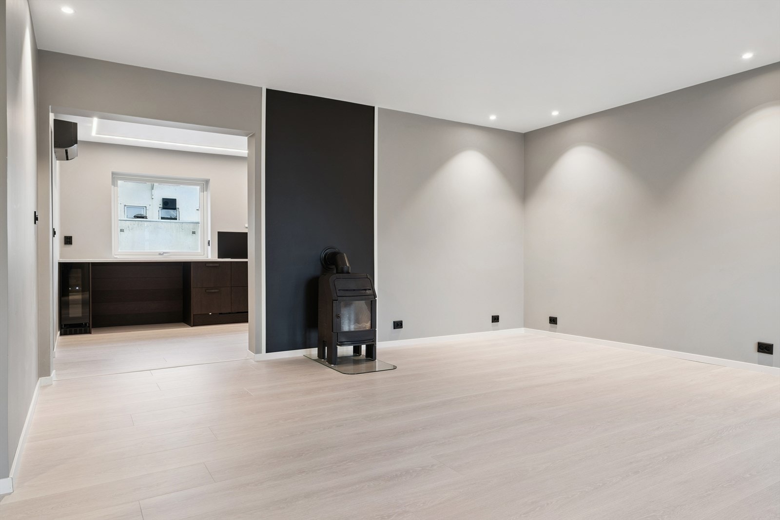 Oppvarming fra vedovn og varmepumpe. Galleribilde