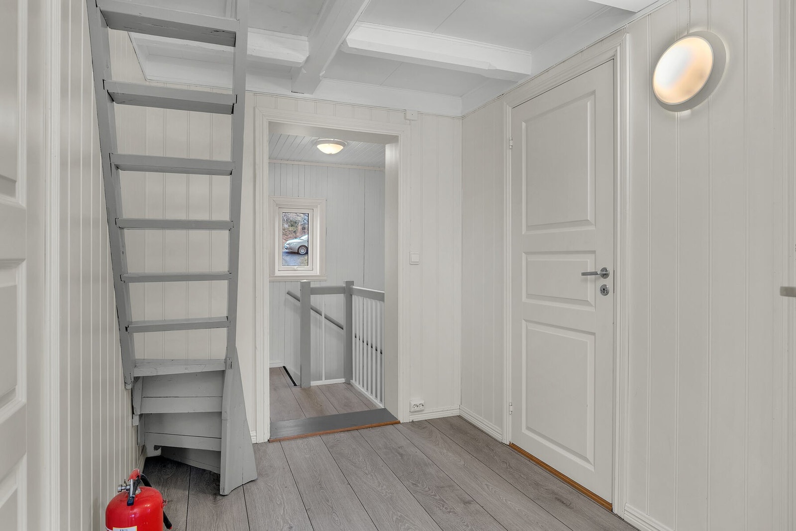 Gang med adkomst til loftet. Galleribilde