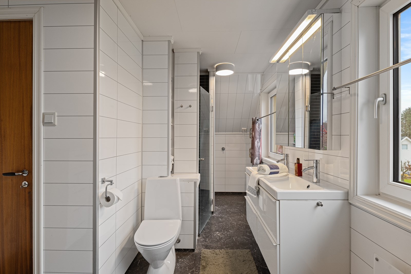 Romslig bad Galleribilde