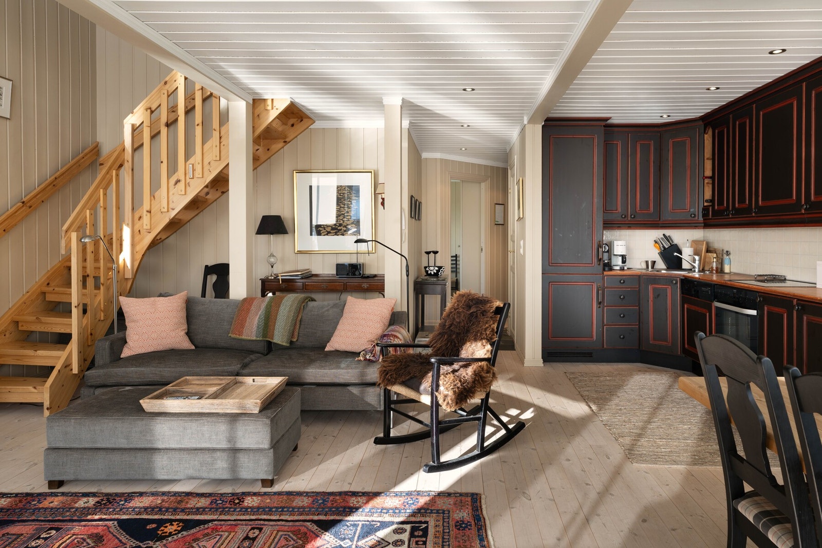 God trapp opp til 3.etasje fra stuen. Galleribilde