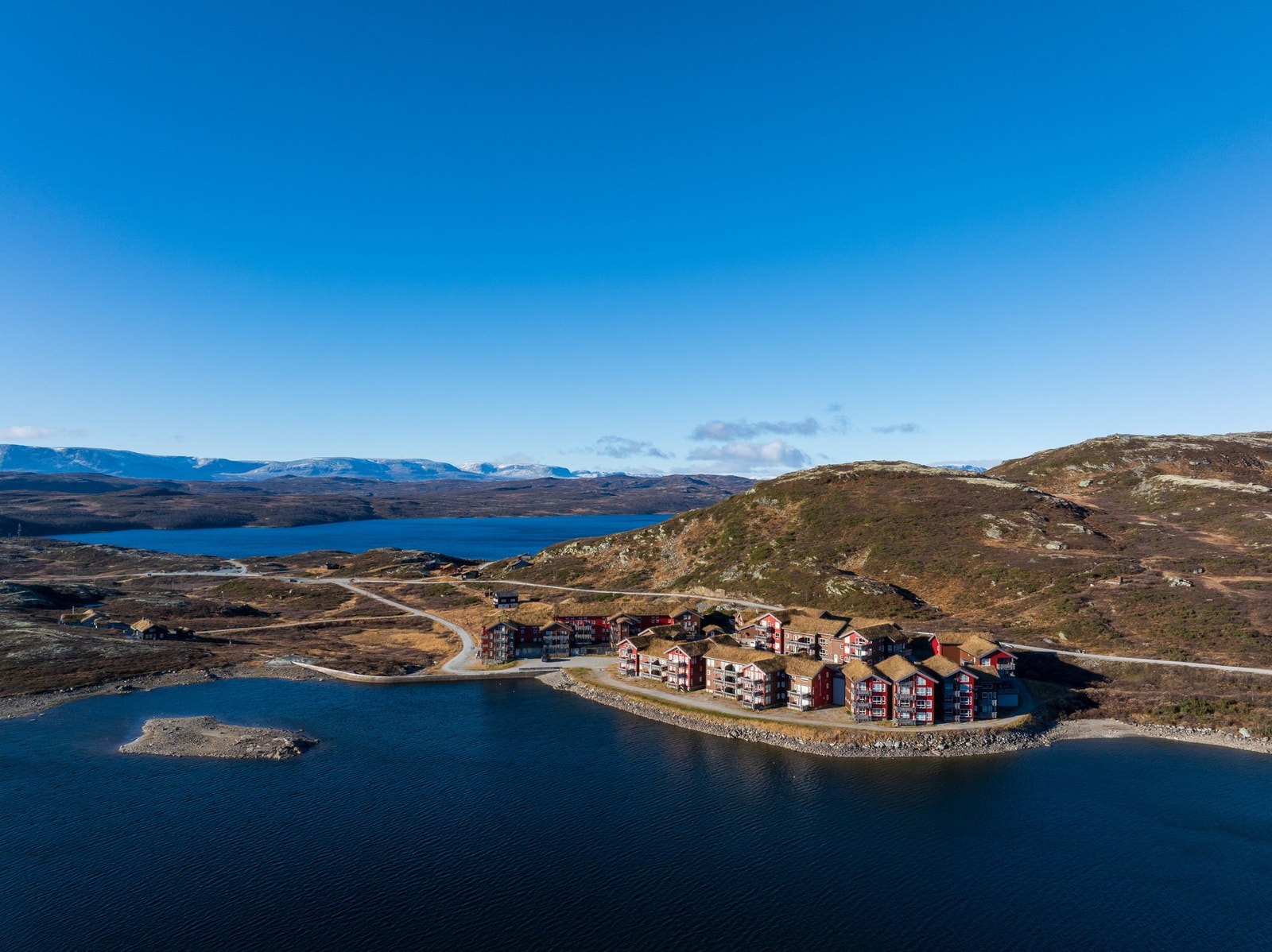Bergsjøen med Rødungen i bakgrunnen. Galleribilde