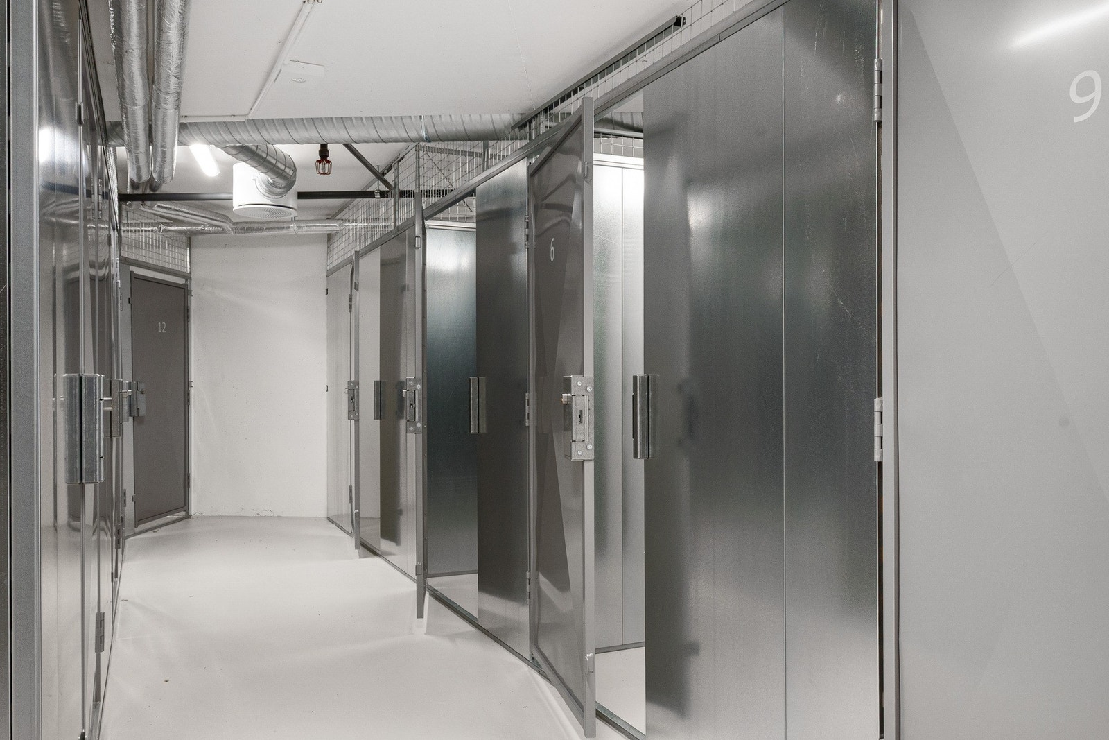 Det følger også en lukket og låsbar sportsbod på 5 kvm