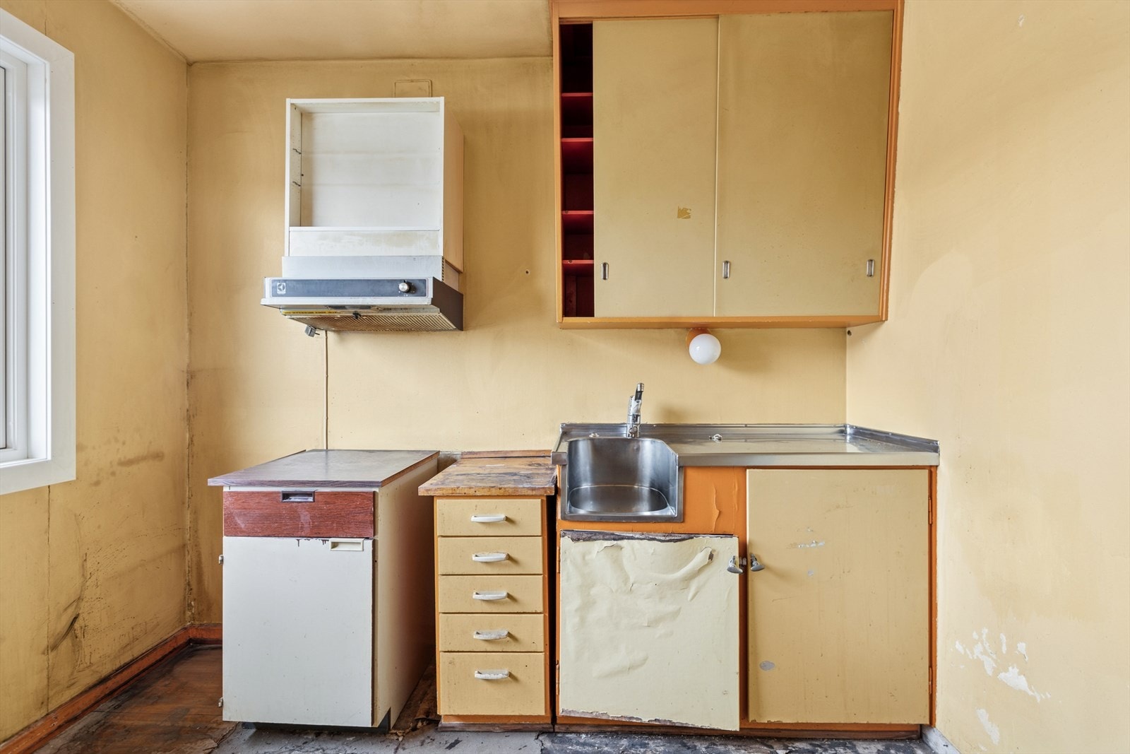 Rommet gir gode muligheter for å skape en funksjonell og moderne kjøkkenløsning tilpasset egne behov og stil. Galleribilde