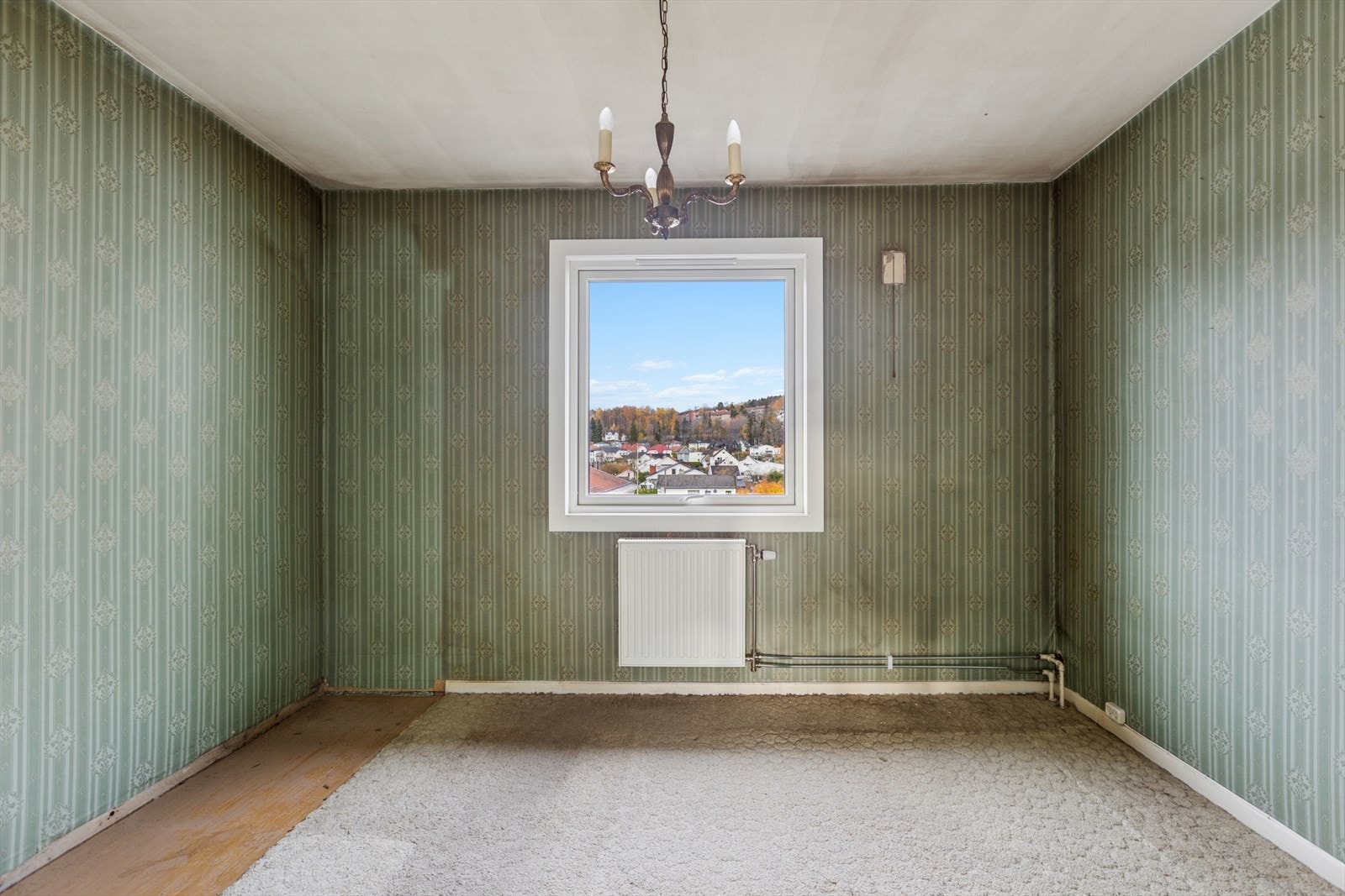 Soverom 2 er av god størrelse med plass til dobbeltseng og tilhørende møblement. Galleribilde