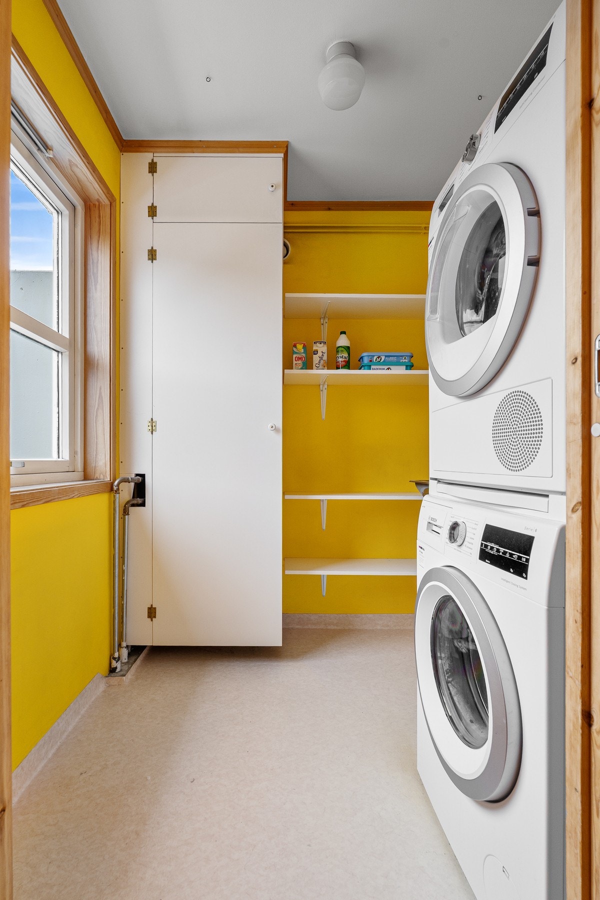 Separat vaskerom i tilknytning til kjøkkenet. Galleribilde