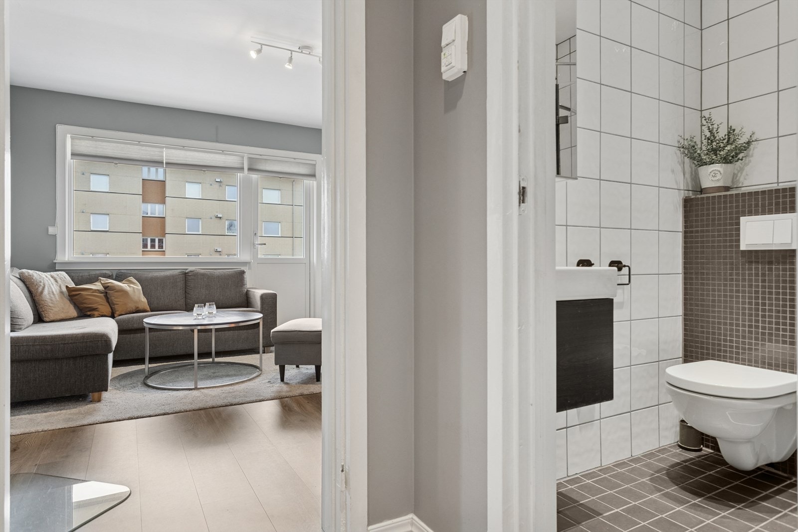 Blant annet er tv/internett og kommunale avgifter er inkludert i de månedlige felleskostnadene. Galleribilde