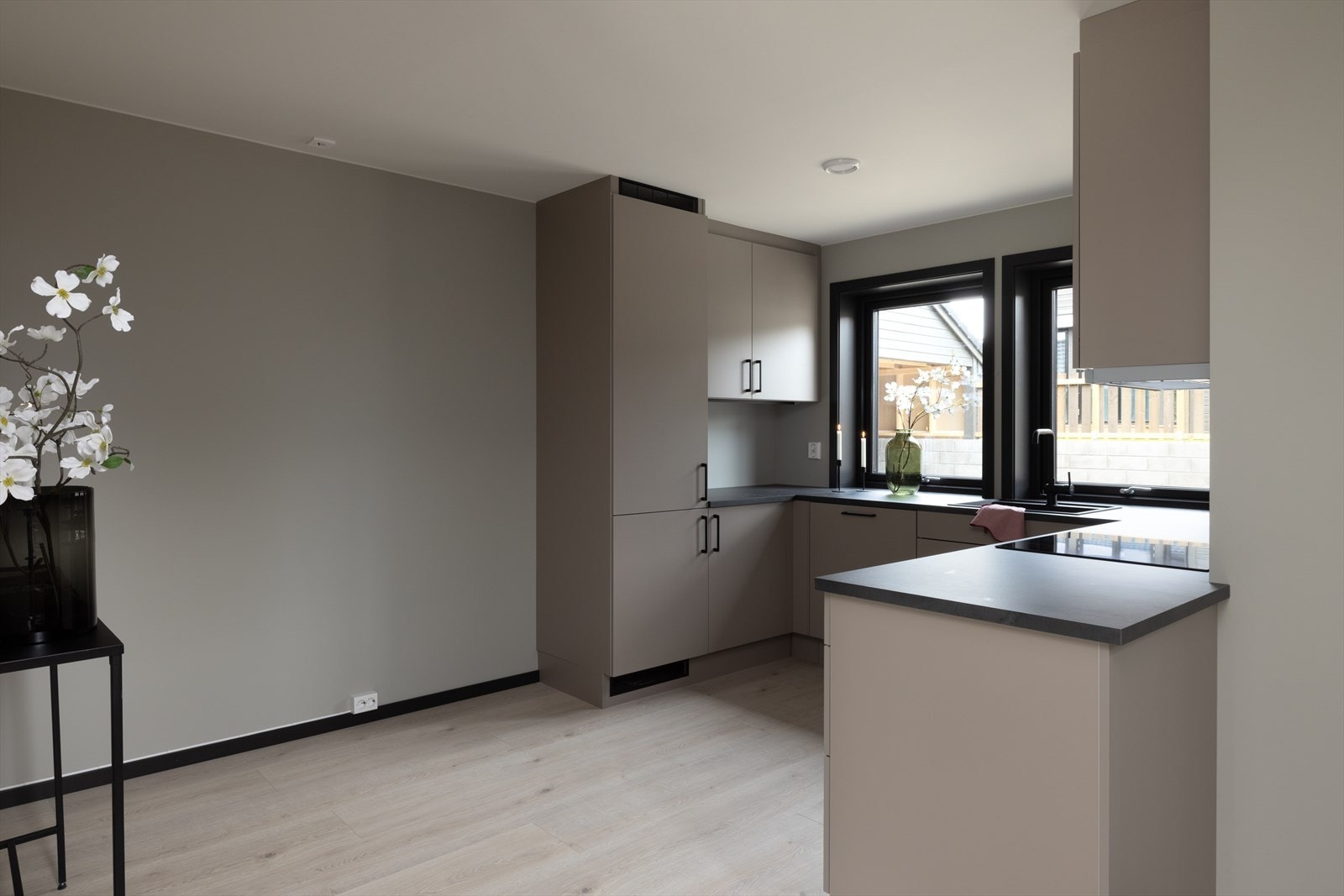 Her er det mulighet for å sette en liten spisegruppe. Galleribilde