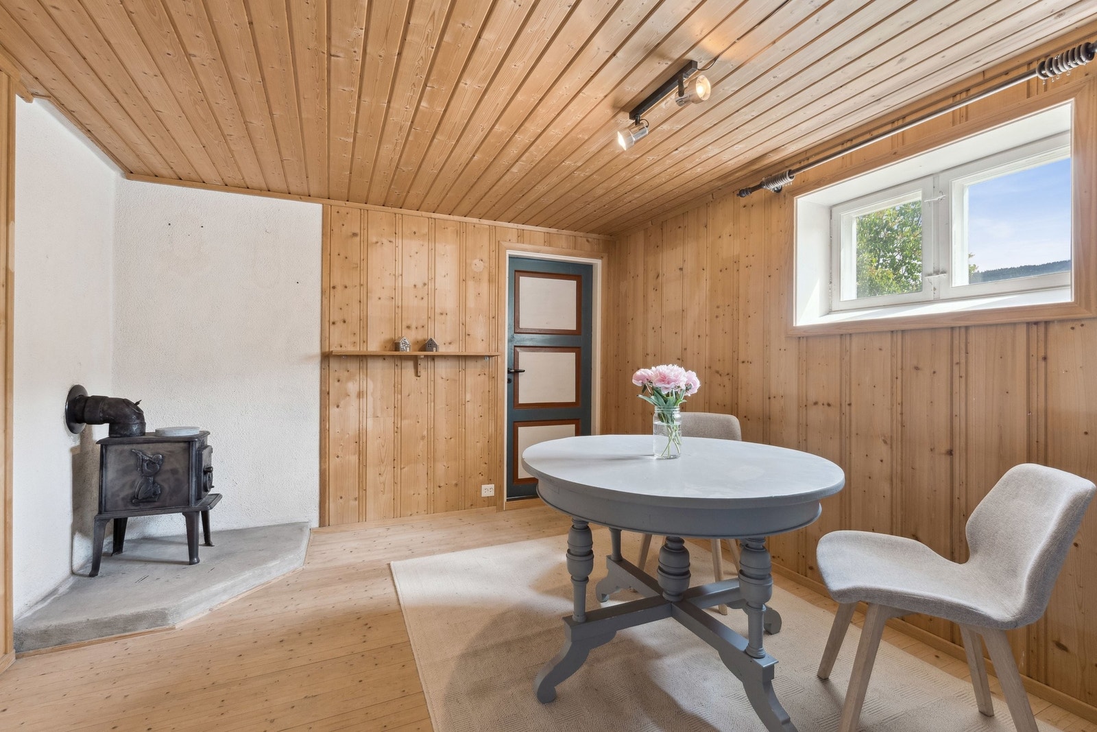 Kjellerstue 2 med ved-ovn Galleribilde