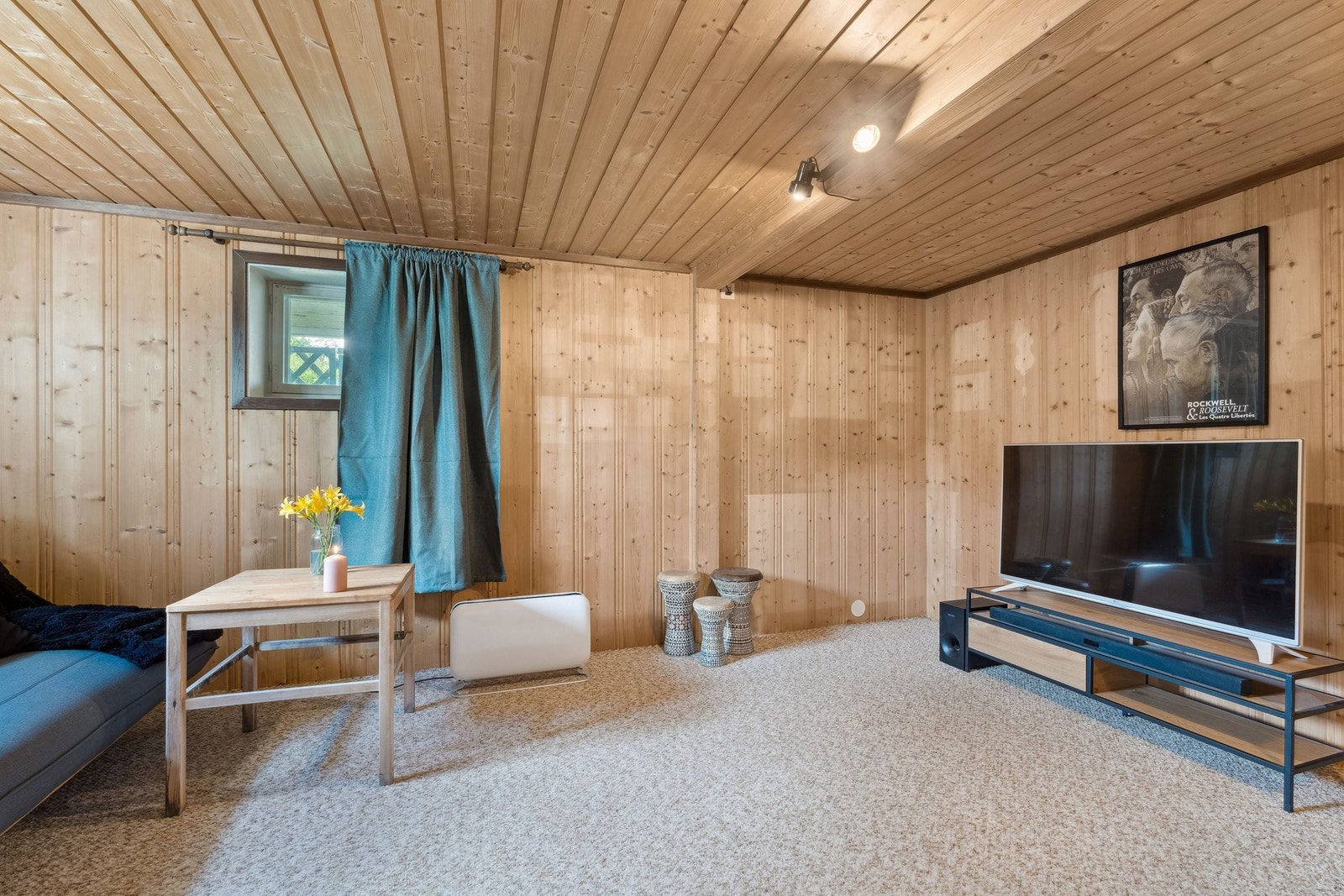 Kjellerstuen kan innredes som TV-Stue eller musikkrom? Galleribilde