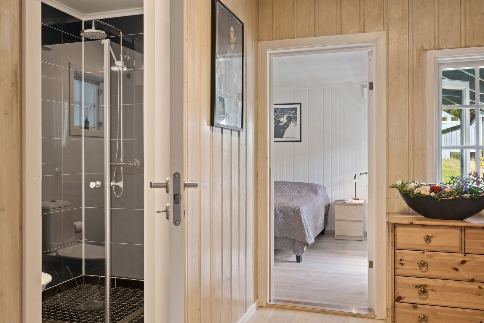 Fra gang til bad og soverom Galleribilde