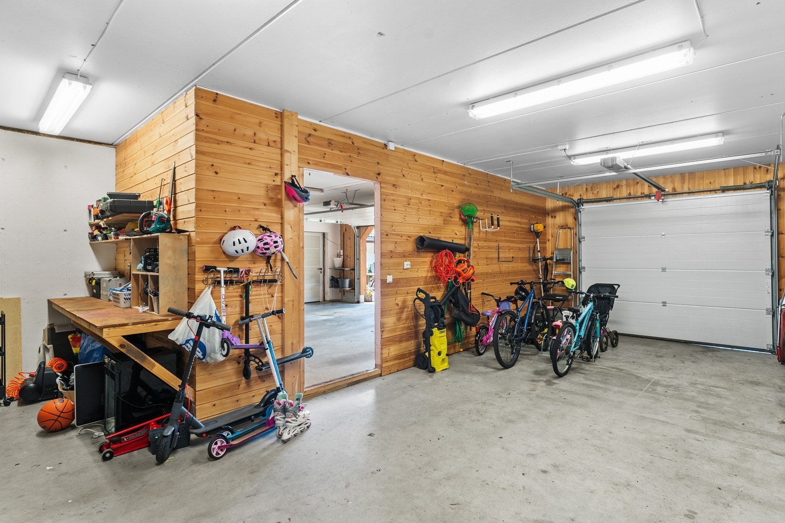 Enkel garasje Galleribilde