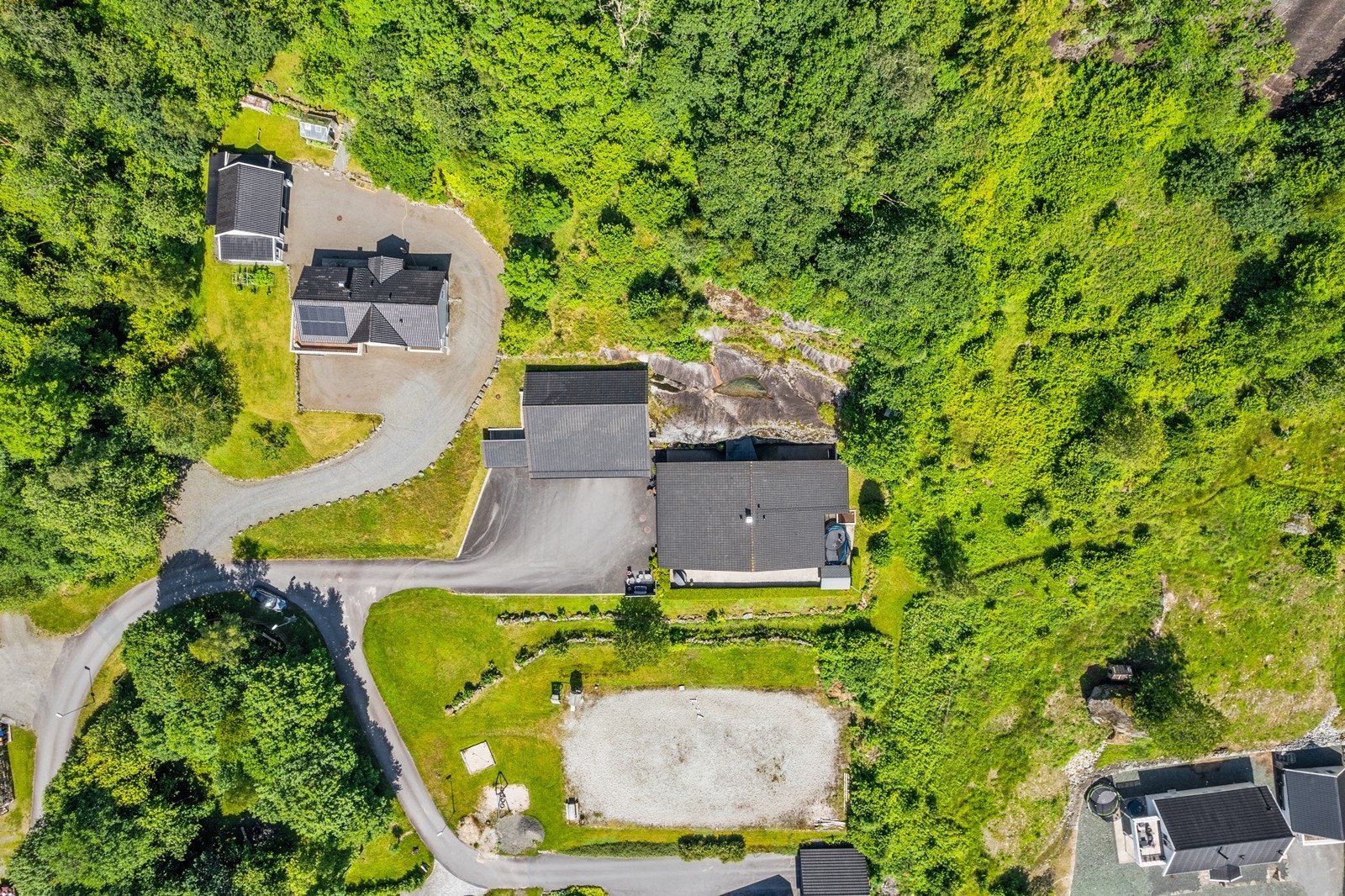 Tomtestørrelse på litt over 1, 5 mål. Galleribilde