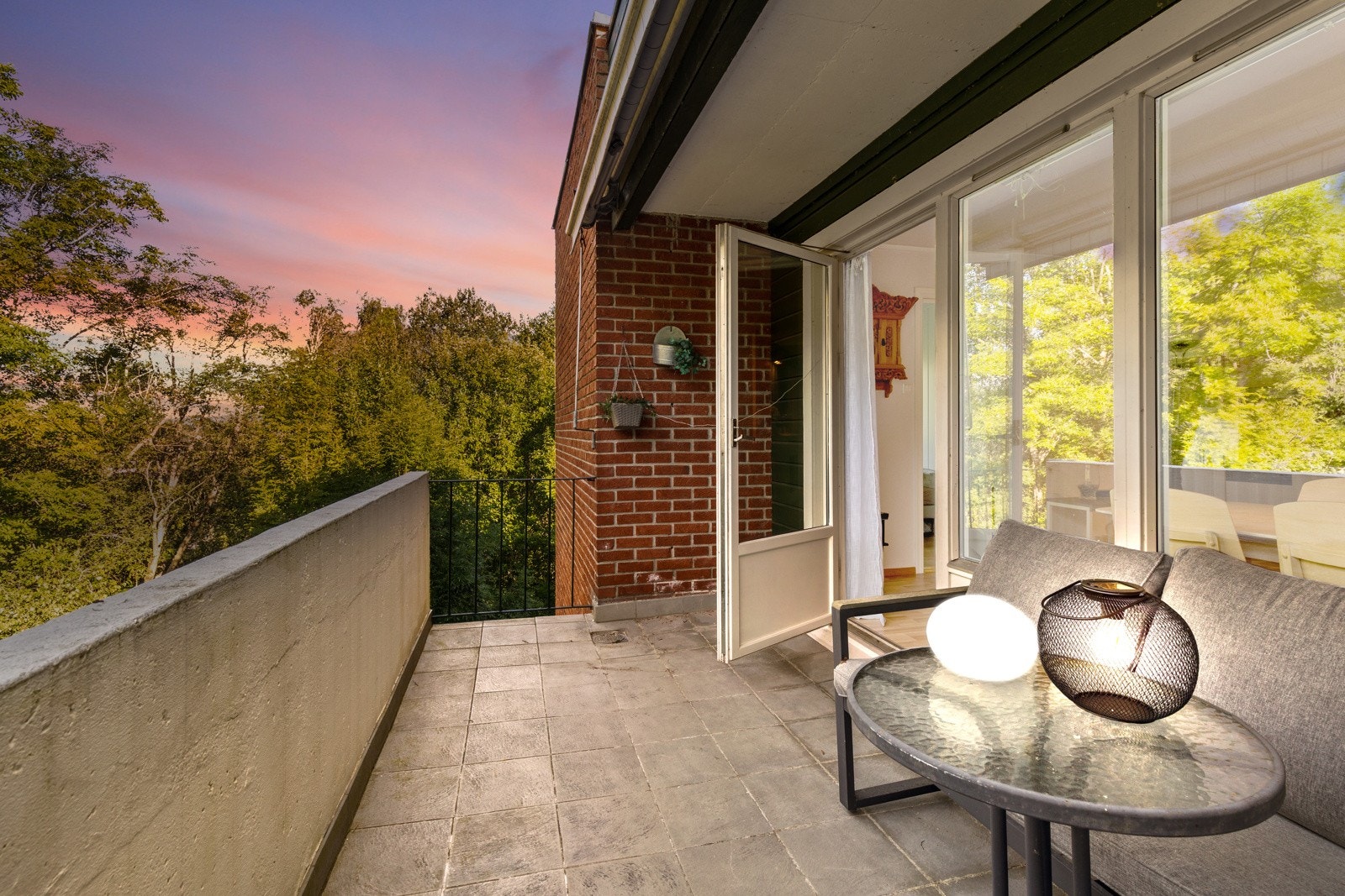 Dialog Eiendomsmegling har gleden av å presentere Åkerbråtan 4 v/ Per Olav Aaserud.(Illustrerte kveldsbilder) Galleribilde