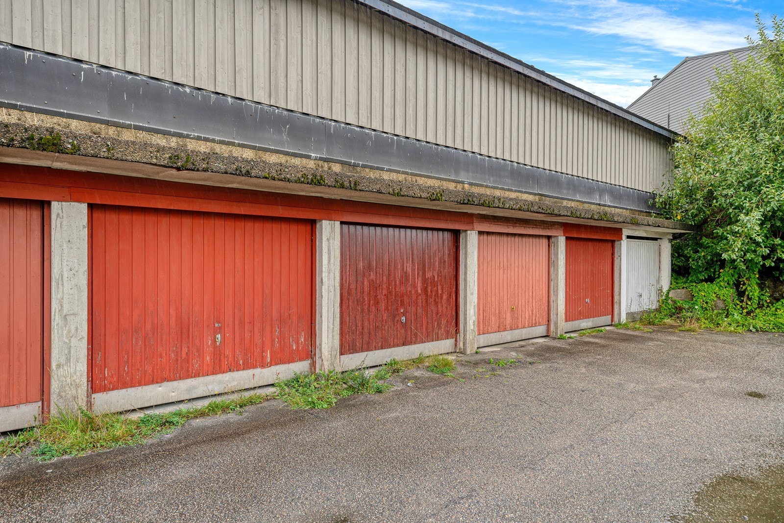 Medfølgende garasjeplass i rekke Galleribilde