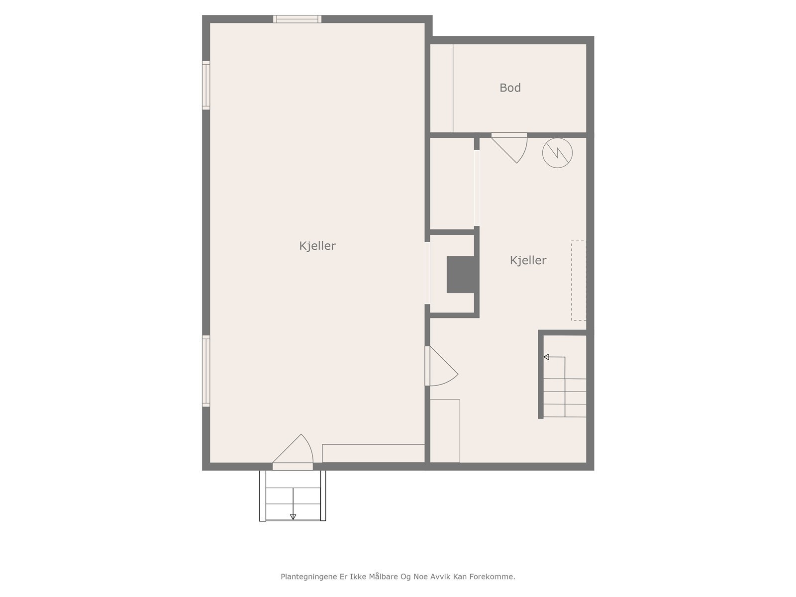 Kjeller er ikke avbildet men her er grei takhøyde og vinduer i det ytterste rommet. Gode oppbevaringsmuligheter. Galleribilde