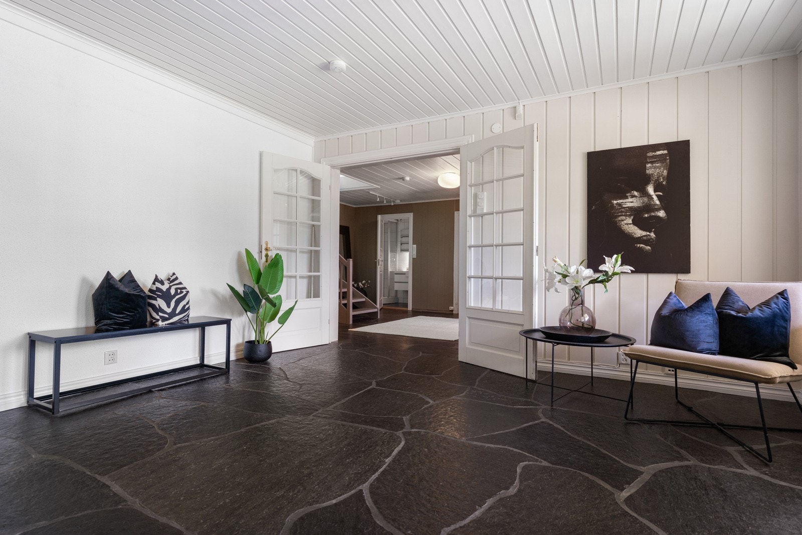 Brede døråpninger er virkelig prikken over i-en, man vil alltid få en større romfølelse Galleribilde