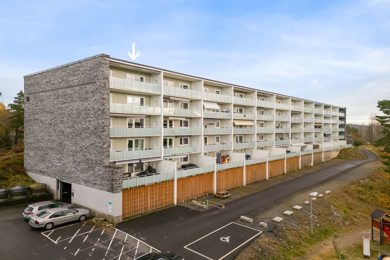 Pent borettslag med fine fellesarealer, meget barnevennlig Galleribilde