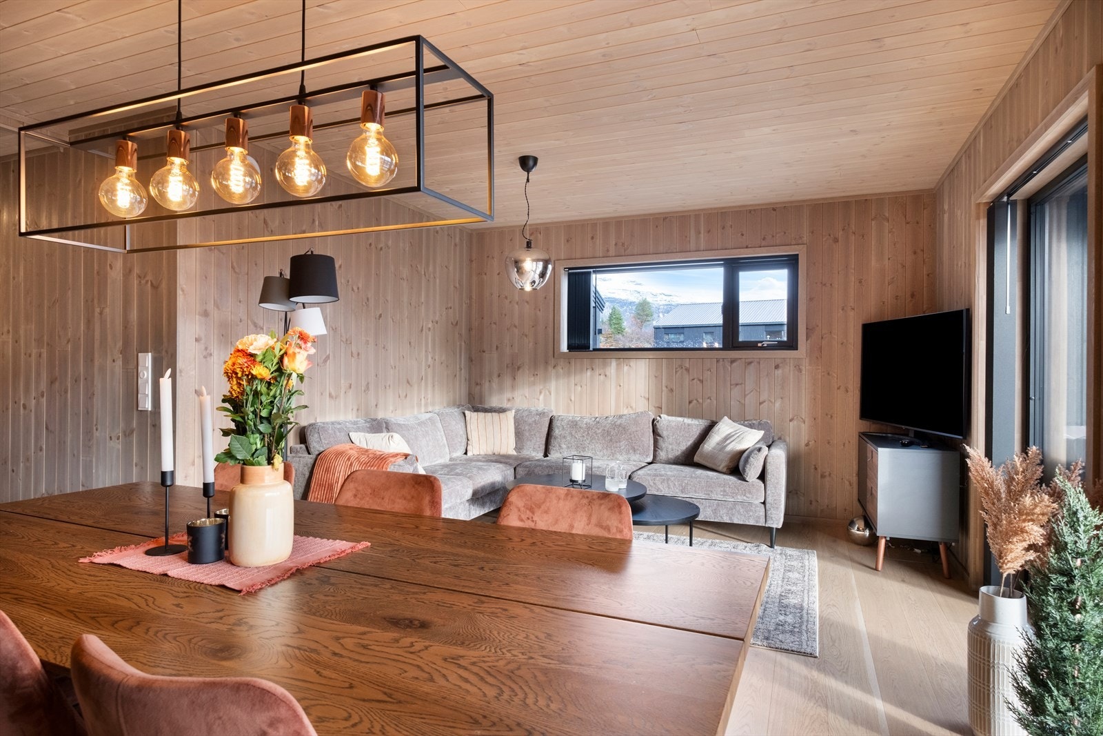 Utsyn mot grøntområde Galleribilde