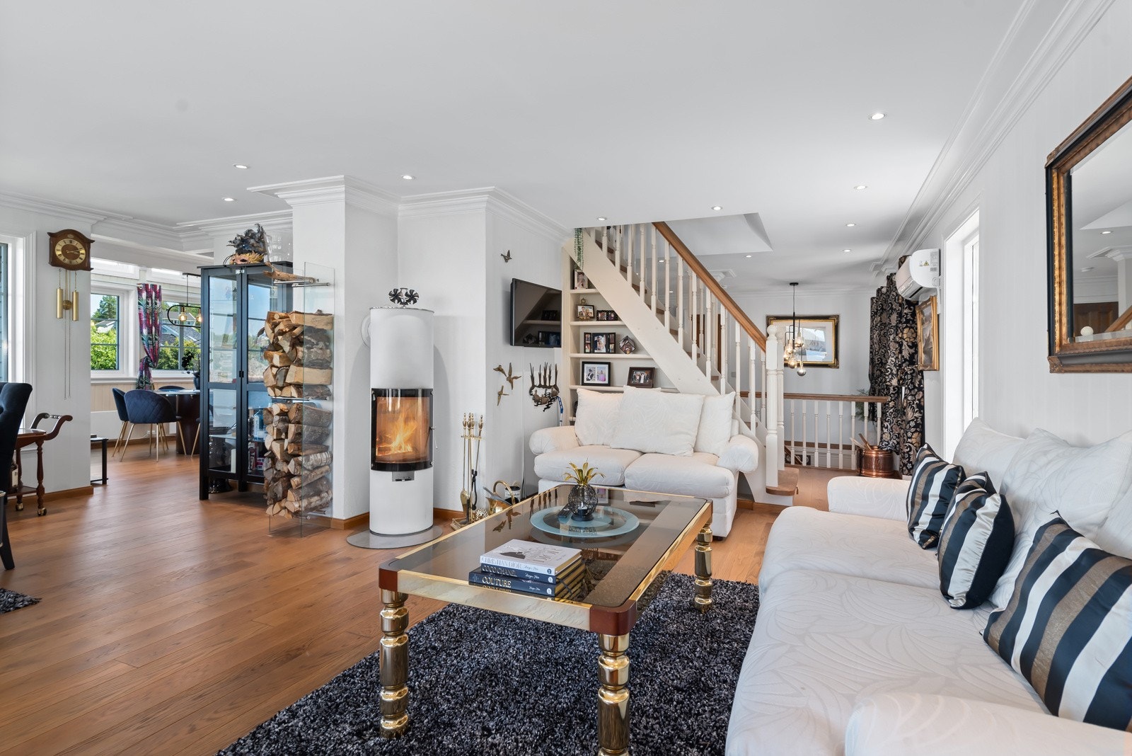 Stuen i 1. etg. Galleribilde